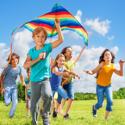 Bambini con aquilone