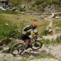 Ciclista su mountain bike