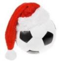 pallone da calcio con il cappello di Babbo Natale